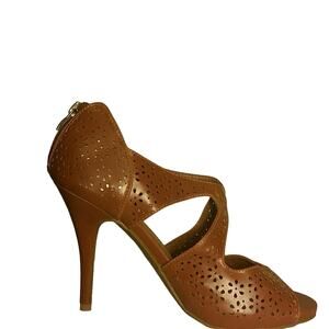 Madeline Girl Carmel Strap Heel. 9M